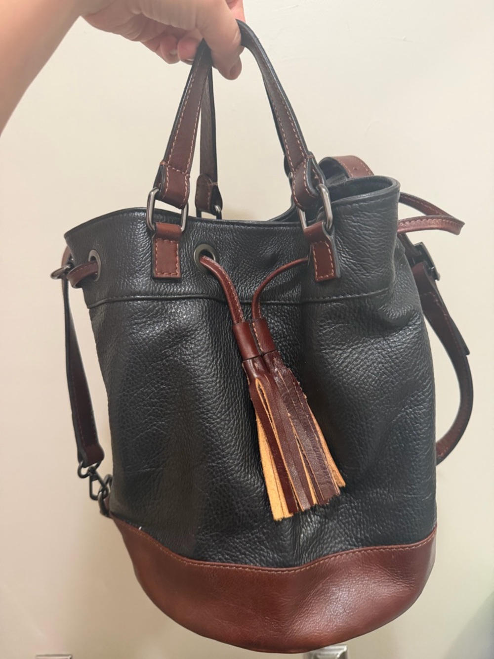 Divina Firenze black & brown leather drawstring bucket bag purse convert xbody - Picture 10 of 11